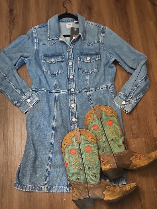 Levi's Dresses & Skirts - Levi's Light Blue Button-Front Denim Dress Size Large